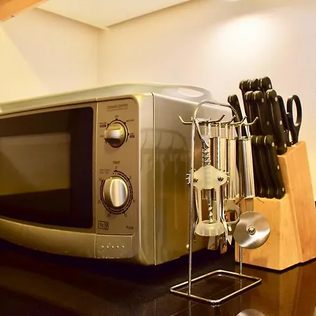 1 Bedroom Centre In Appartement *